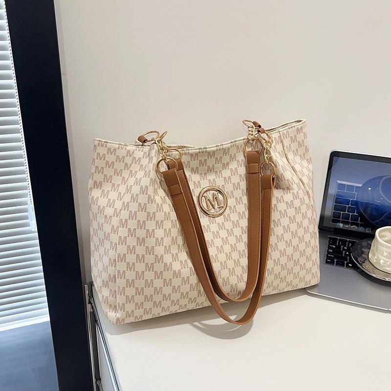 2025 Осень Высококлассная женская сумка-тоут для поездок: Вместительная, модная наплечная сумка грязно-белый