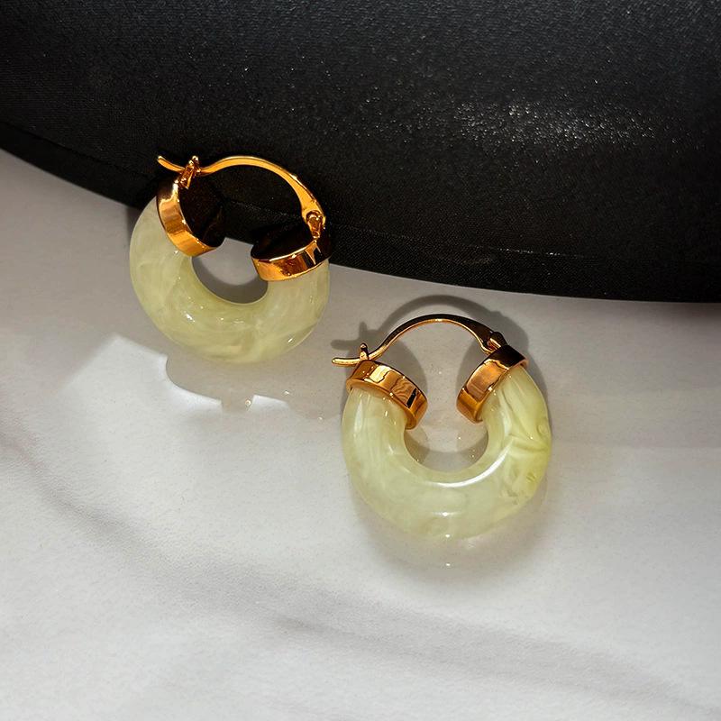 

Maillard real gold electroplated U-shaped ear buckle retro temperament design earrings new high-end earrings women