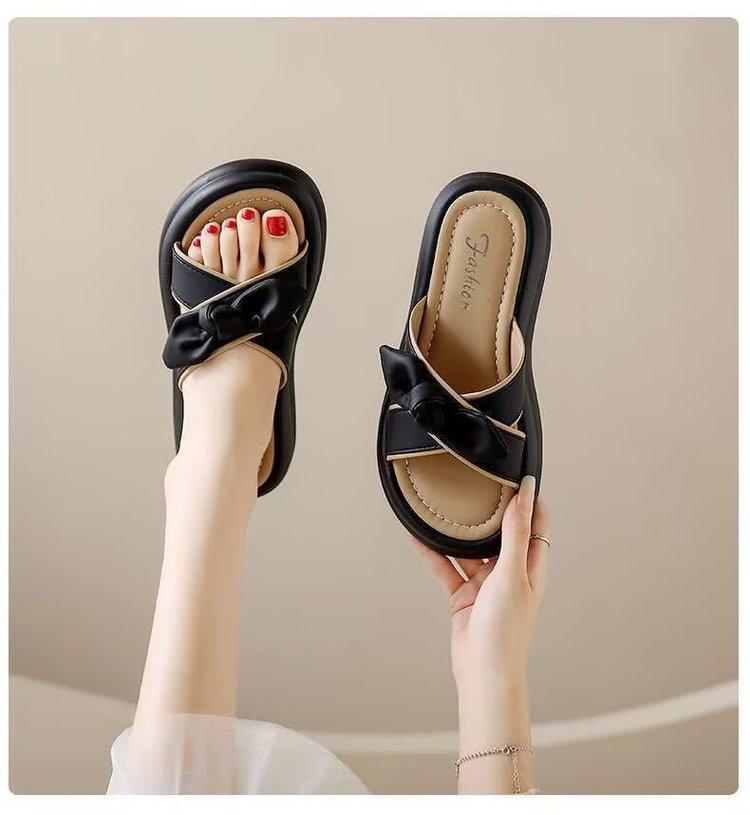 High-end pregnant women's soft-soled slippers, women's models, new models in summer 2025, versatile outer wear, wide feet, fat non-slip and cool