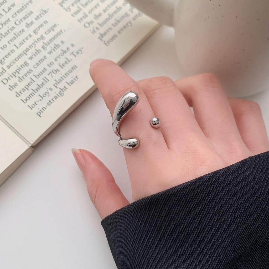 Geometrischer Metall-Antennen-Kreuzring: Vielseitiger, stilvoller Ring mit offenen Fingern für Damen