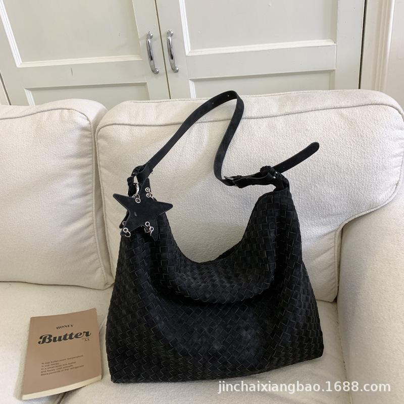 2025 Woven Tote Bag Women's Fashion Versatile Commuter Shoulder Bag Large Capacity Slack Commuter Messenger Bag Bag