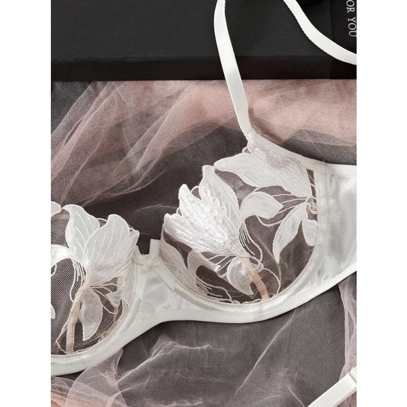 Transparent Floral Two Pieces Exquisite Lace Lingerie Set Ultrathin Bra Briefs Set Solid Exotic Lingerie For Ladies 2024