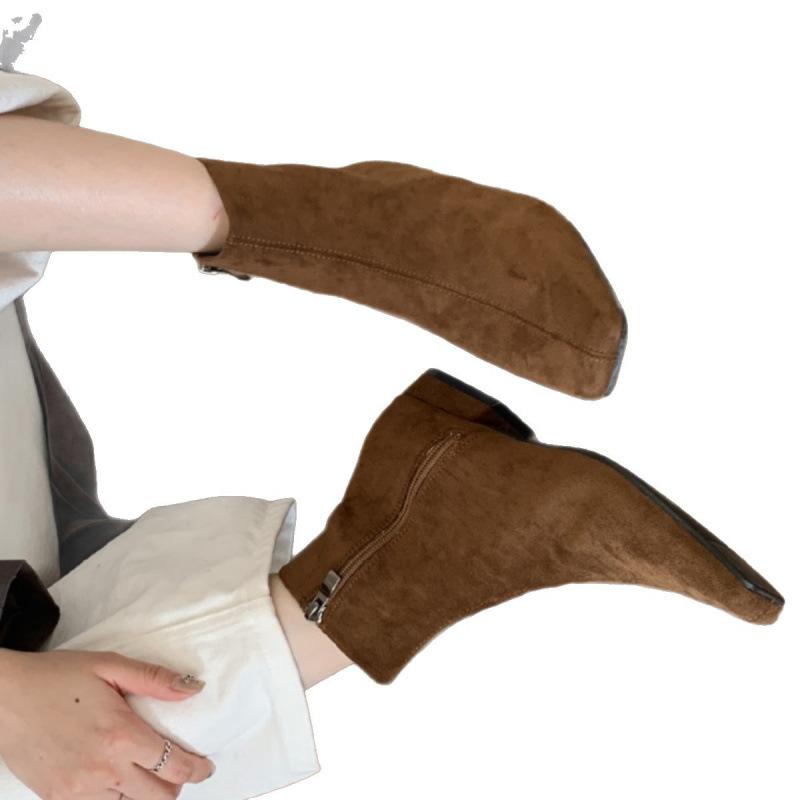 French inner heightening khaki suede and ankle boots 2025 new autumn and winter side zipper square head small short boots women