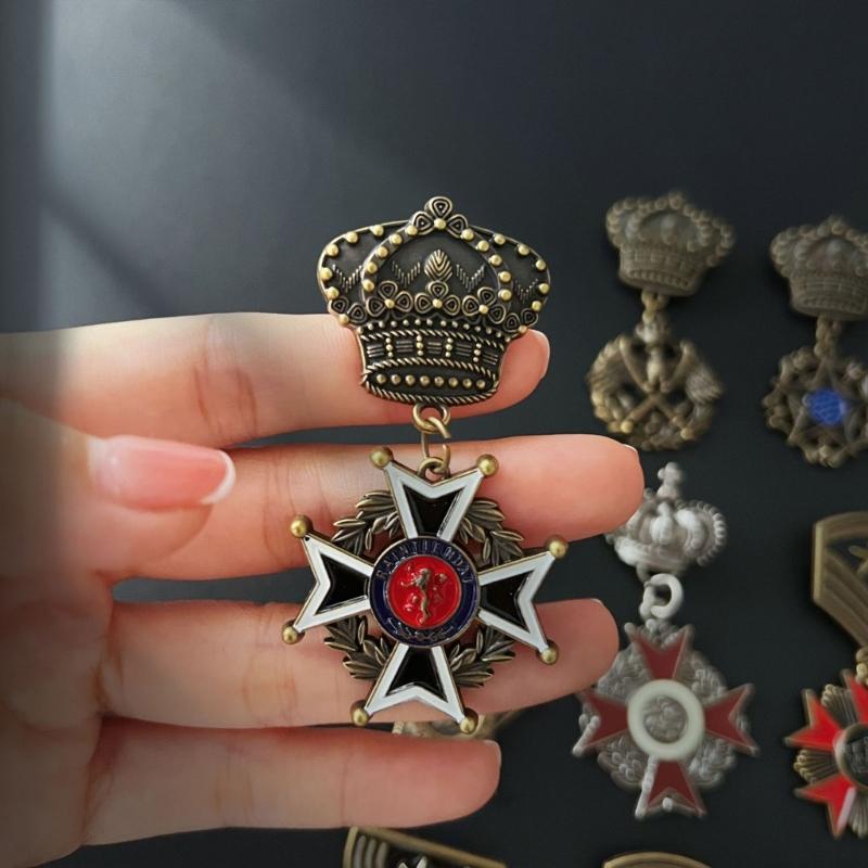 Antique Martial Enthusiast Badge Historical Value Collectible Emblem Badge Metal Pin for Clothes Decoration