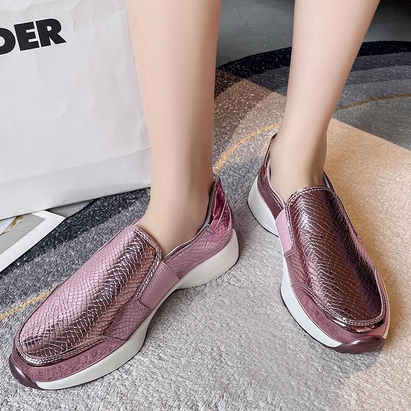 

Женская спортивная обувь, весна-осень 2024, кроссовки из искусственной кожи с круглой головкой на платформе, туфли на танкетке для женщин, кроссовки без шнуровки 40 розовый