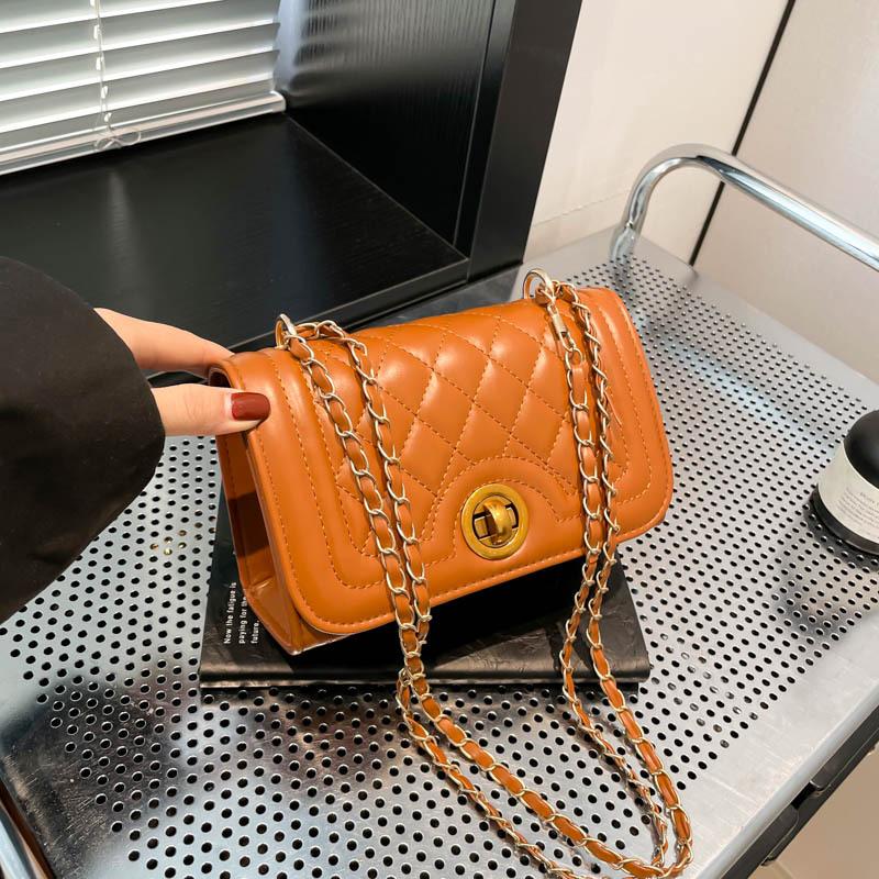 2025 Spring New Fashion Versatile High Value Diamond Chain Shoulder Messenger Bag This Year Popular Small Square Bag Women