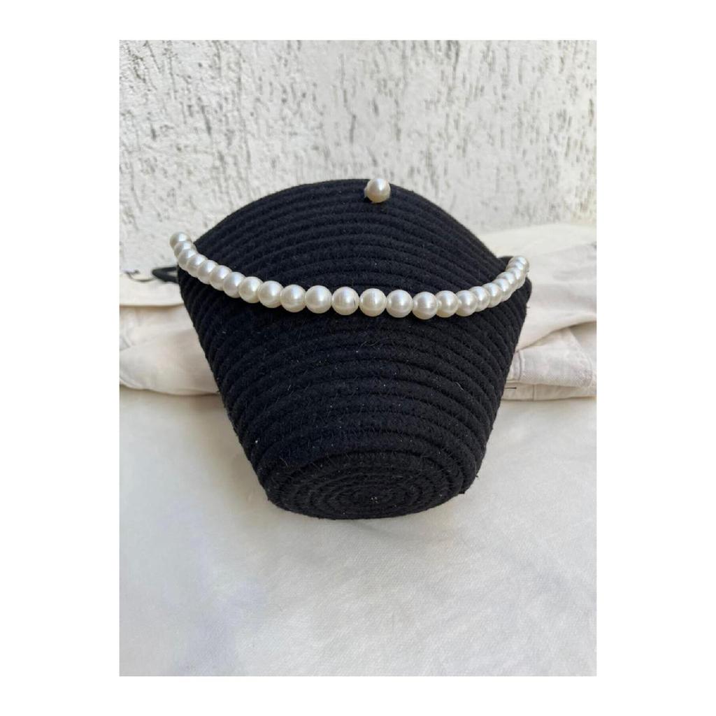 Damen-Schultertasche im Perlendesign in gebrochenem Weiß