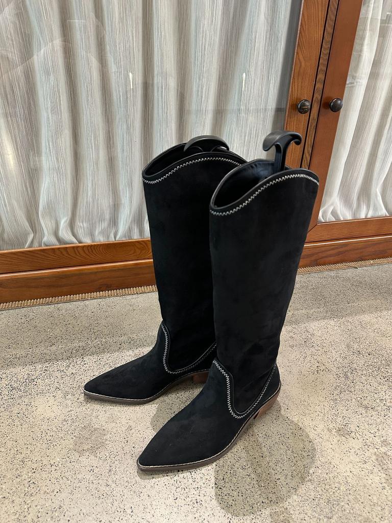 2025 European and American new fashionable metal pointed matte leather high boots thick heel sleeve thin western denim