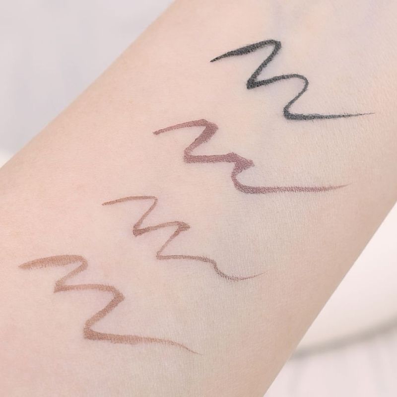 Gege Bear - Eyeliner Liquid Pen - 4 Colors