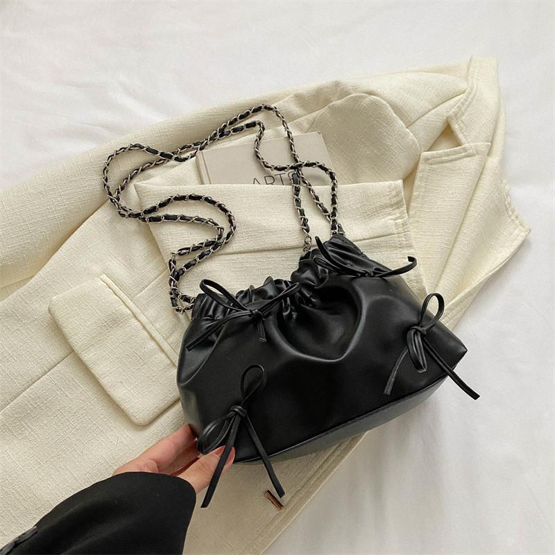 Fashionable Pu Leather Bucket Bag For Women With Trendy Chain Strap For Winter 2023 чёрный