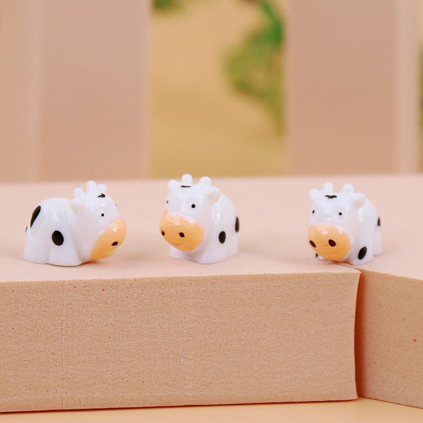 Creative Resin Cow Figurine – Cartoon Animal Craft Kit for DIY Decor, Gifts, and Handmade Projects