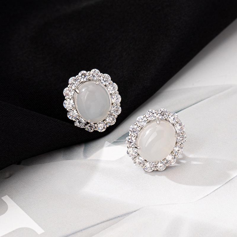 

Элегантные ретро серьги-пусеты овальной формы в китайском стиле для женщин - Легкая роскошь, ледяные полупрозрачные украшения белый/нефритовый