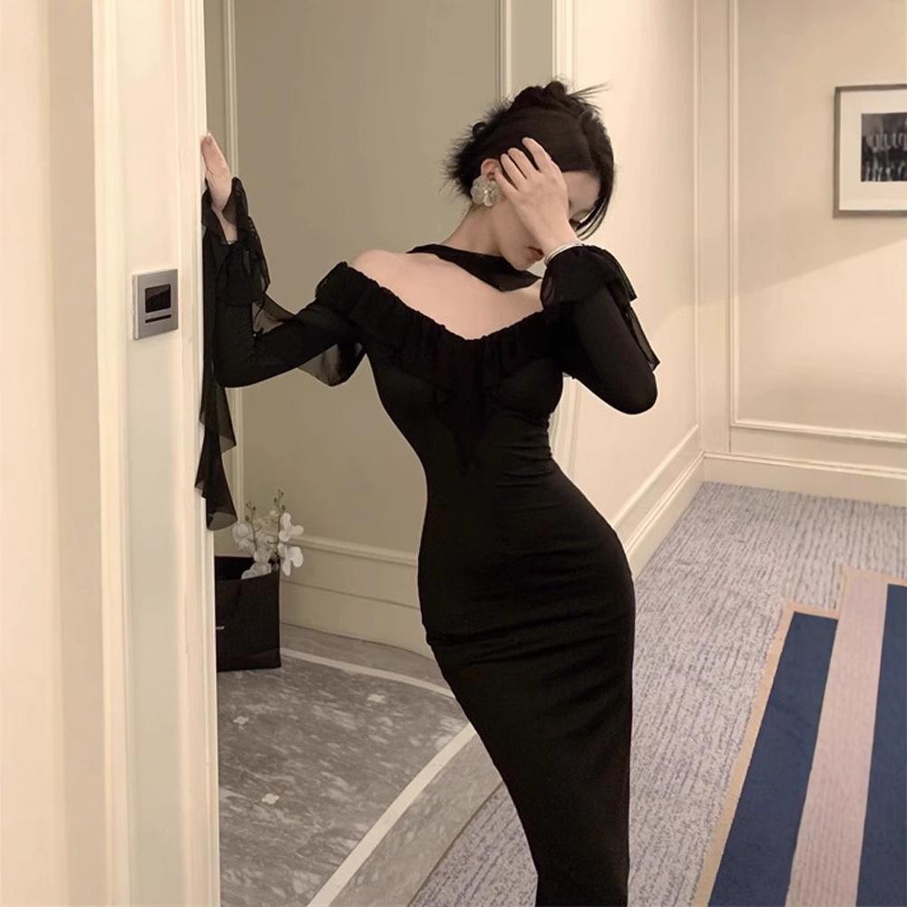 2024 French Hepburn Black Off-Shoulder Hip-Hugging Dress for Women - Spring/Autumn Mid-Length