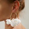 Pendientes de botón con colgante de flor grande de malla exagerada para mujer, Pendientes de botón con capullo de rosa tridimensional de imitación de perla al viento