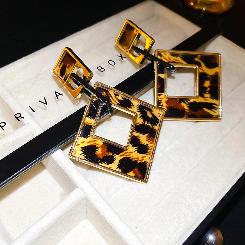 Retro Hong Kong Style Silver Needle Leopard Print Circle Earrings Light Luxury High-end Temperament Earrings Niche Earrings Women