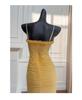 Elegantes Fischgräten-Netzkleid im französischen Stil: Eng anliegendes Abendkleid mit Trägern