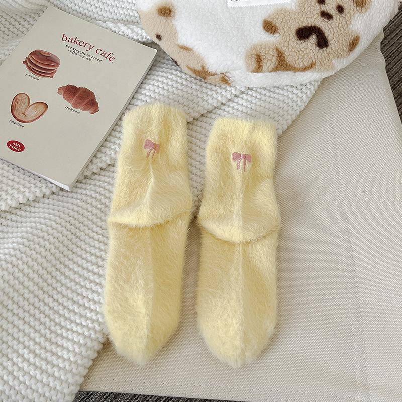 Women's Autumn and Winter Fleece Thickened Warm Mink Fleece Embroidered Maternity Socks Mid-calf