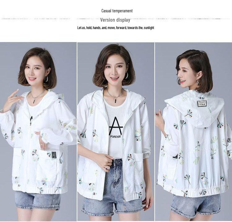 2025 Summer Hooded UV Protection Jacket for Middle-aged and Elderly Women: Loose Fit with Printed Design
