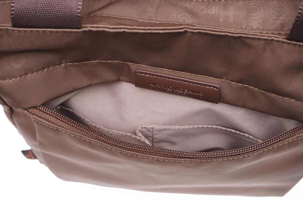 Bolsa de Mão HIROKO KOSHINO SPORTS com Necessaire Desodorizante em Forma de L, HKO03 (Marfim)