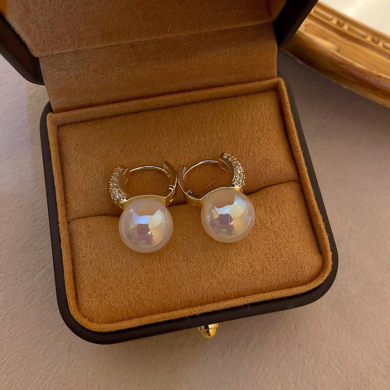 Korean Luxury Mermaid Pearl Earrings: Elegant, High-End, and Versatile Statement Ear Buckles