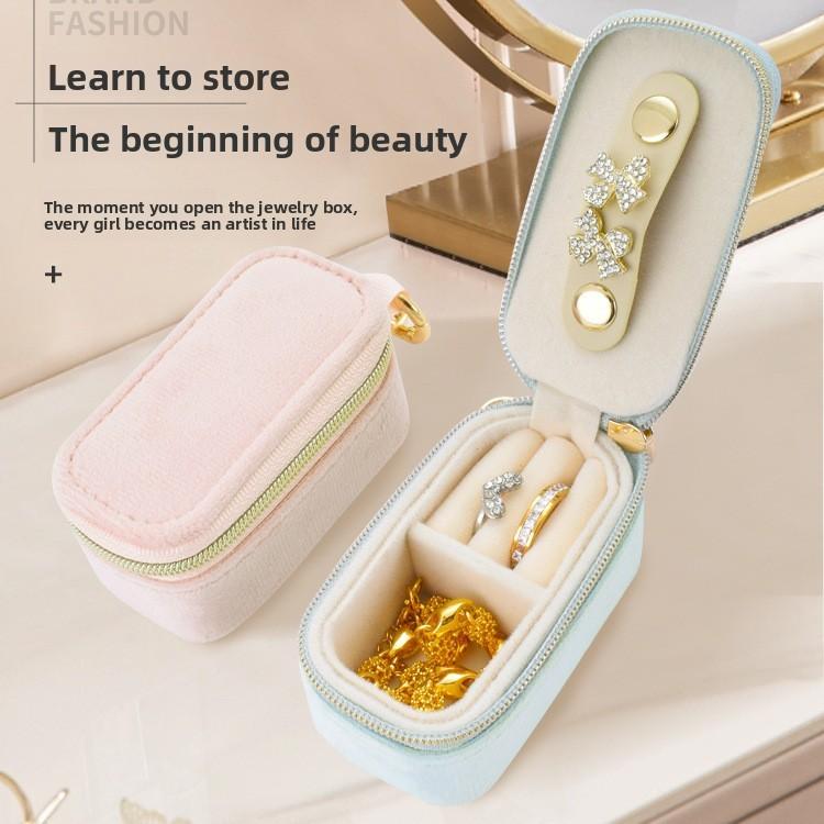 Novelty Hanging Keychain Jewelry Box With Velvet Storage For Travel And Gift
