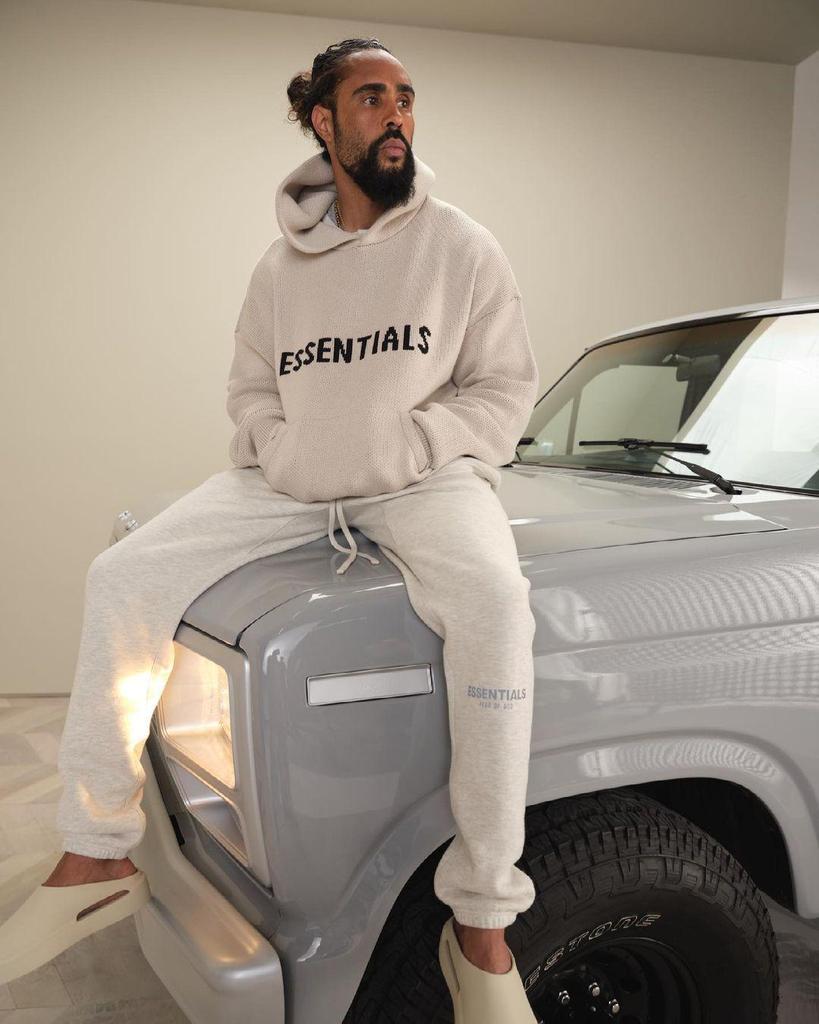 ESSENTIALS Pletená mikina s dvojitou linkou a nápisem High Street - Trendy unisex top