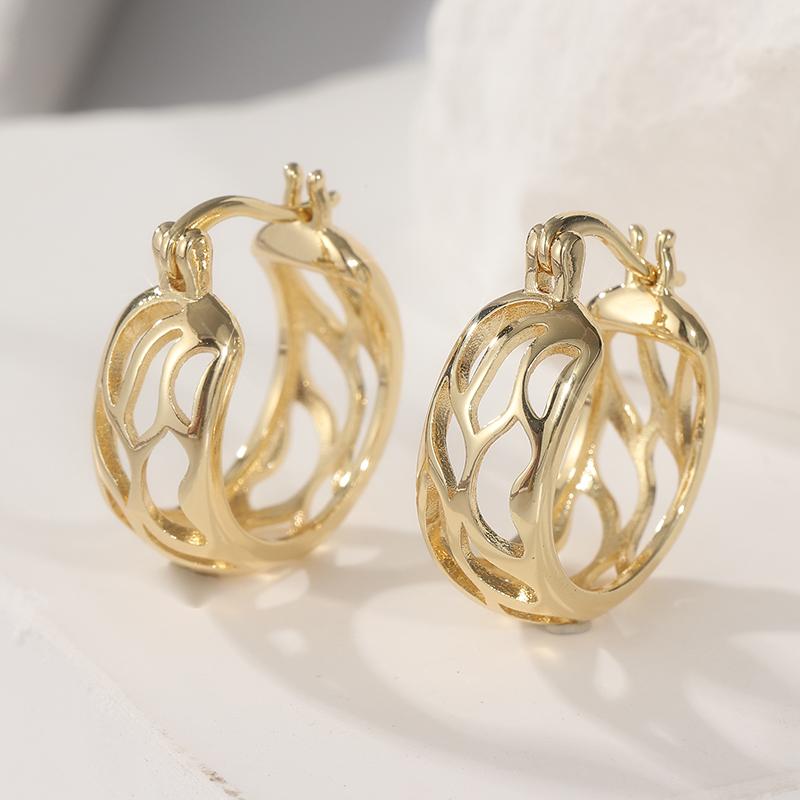 

Concise Golden Plated Hollowed Hoop Earring for Women Exquisite Punk Style Party Banquet Jewelry Accessories Crafts Gift