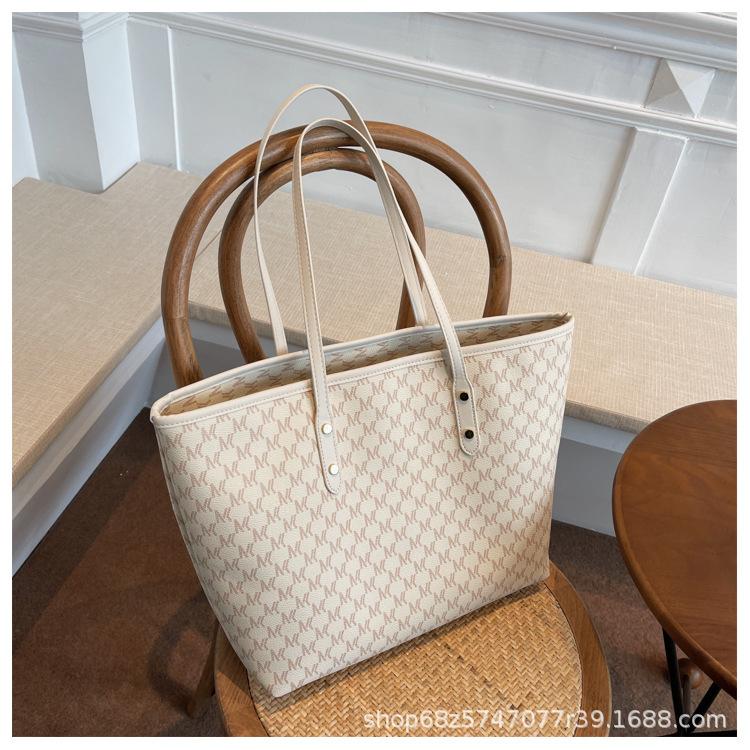 

Premium bucket bag big bag bags2025 new fashion light luxury women s shoulder bag commuter tote bag бежевый