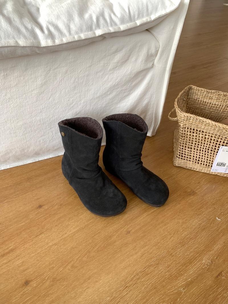 

2025 autumn and winter new stacking small short boots women s round head pleated suede flat bottom stacking boots short BirkenMartin boots 39