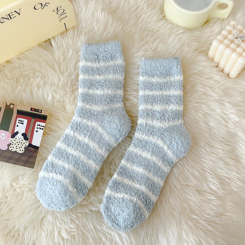 Women's Thick Coral Fleece Socks – Striped, Non-Shedding, Warm for Autumn & Winter