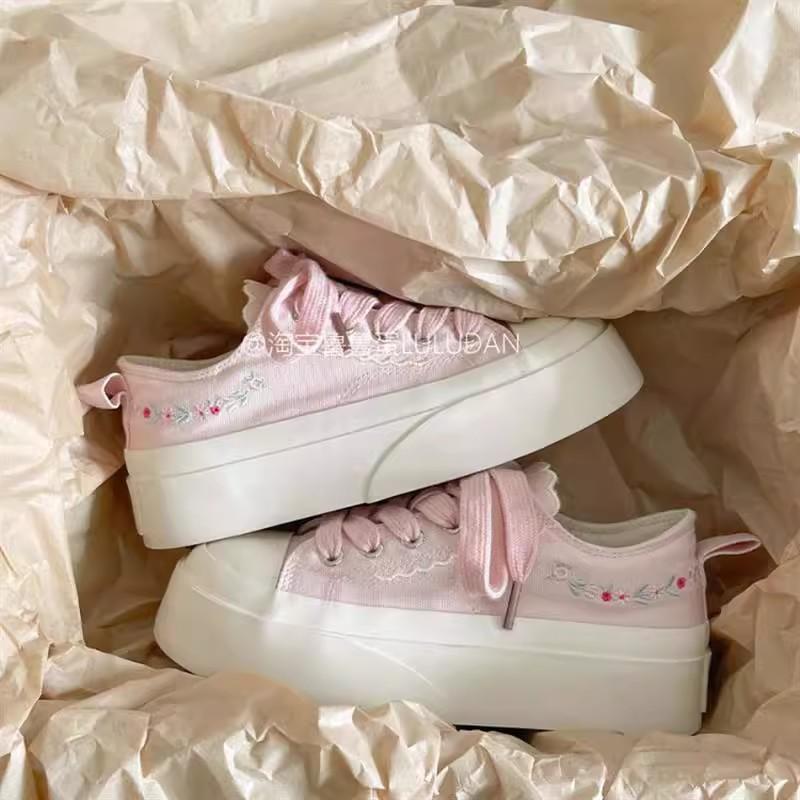 Summer thin breathable thick-soled canvas shoes women's 2025 summer new embroidered versatile little white shoes casual shoes