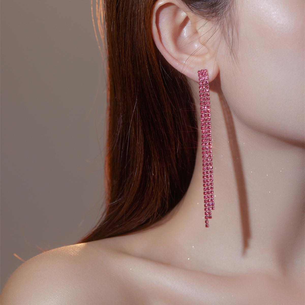 

Новая волна ювелирных изделий Длинные серьги-кисточки со стразами Персонализированные модные длинные блестящие свадебные серьги pair