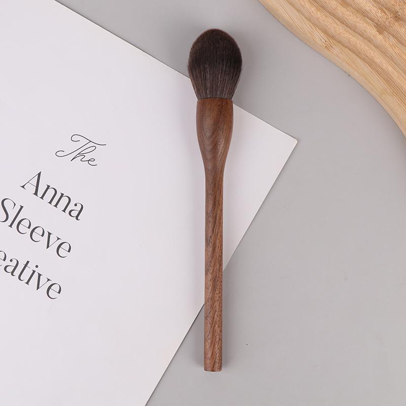 1Pc Vintage Wood Handle Makeup Brush High Quality Walnut Loose Powder Blush Foundation Contour Brush