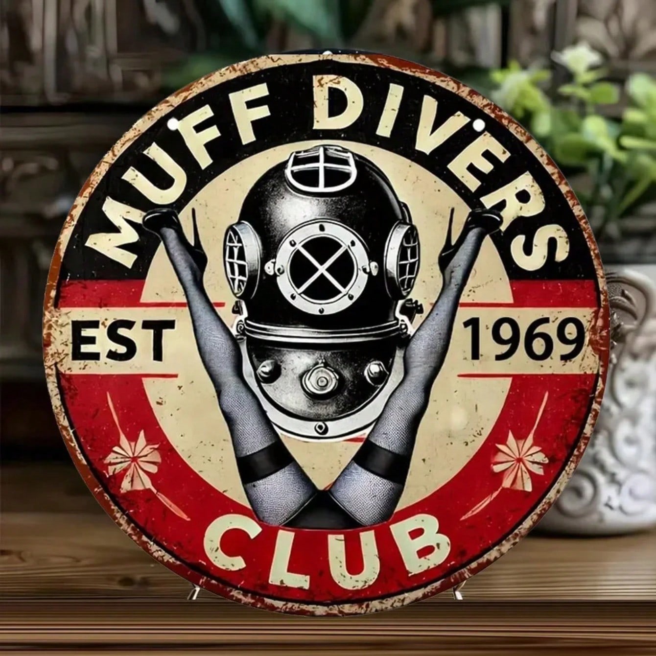 

Metal Wall Art 8 Inch Round Man Cave Sign Muff Divers Club Decor 20x20 різнокольоровий