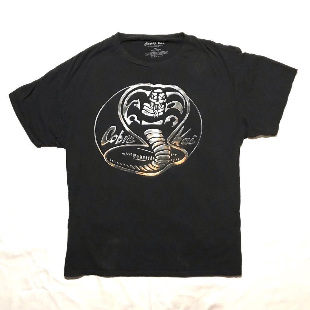 COBRA-KAI Metallic Logo T- XXL Cobra Association Unisex T-Shirt M