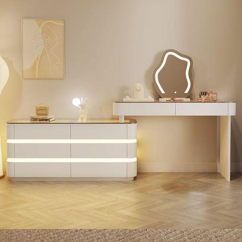 Elegant Solid Wood Vanity Table with Integrated Mirror and Drawers for Bedroom