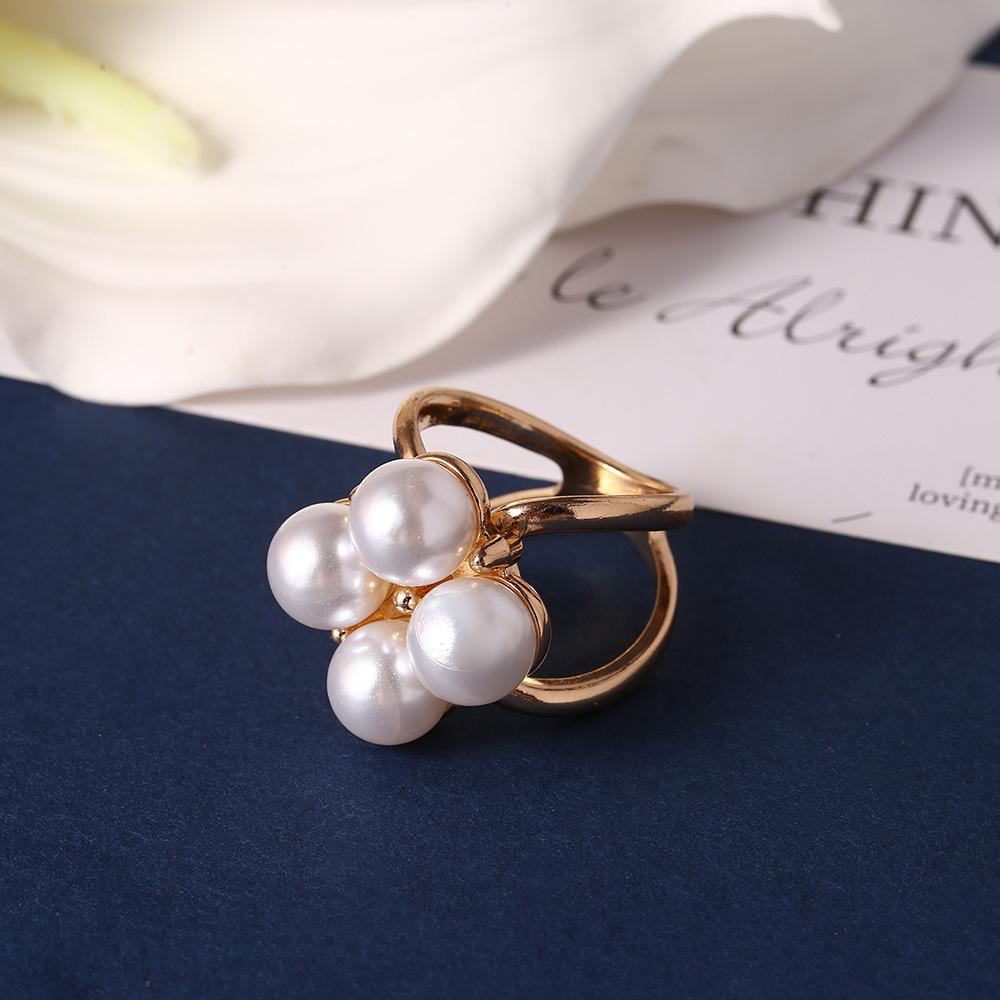 Korean Pearl Camellia Scarf and Shawl Buckle for Fashionable T-Shirts