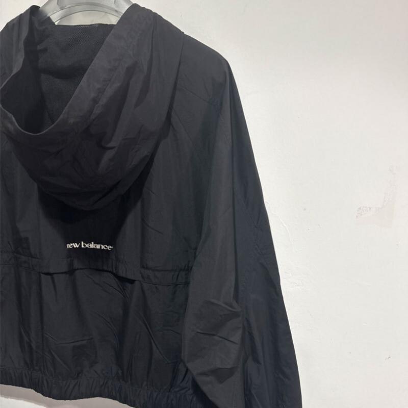 New Balance W Semi Crop Woven Jacket nbnaf2W322 Black