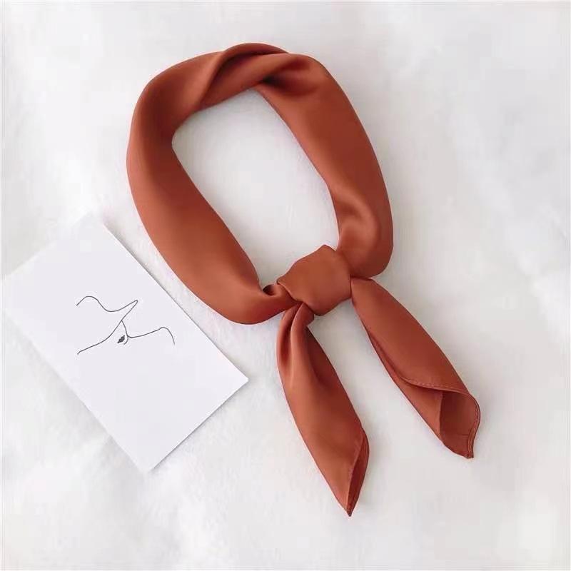 Jednokolorowa jedwabna chusta kwadratowa chusta imitacja jedwabiu chusta letnia urocza Yiwu mała kwadratowa chusta