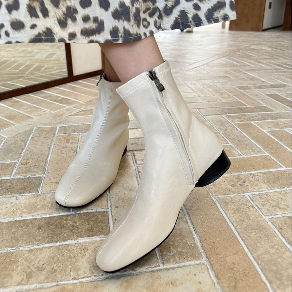 Short Boots Women's Autumn and Winter 2025 Retro Soft Leather Square Head Thick Heel Thin Boots French Temperament Martin Boots