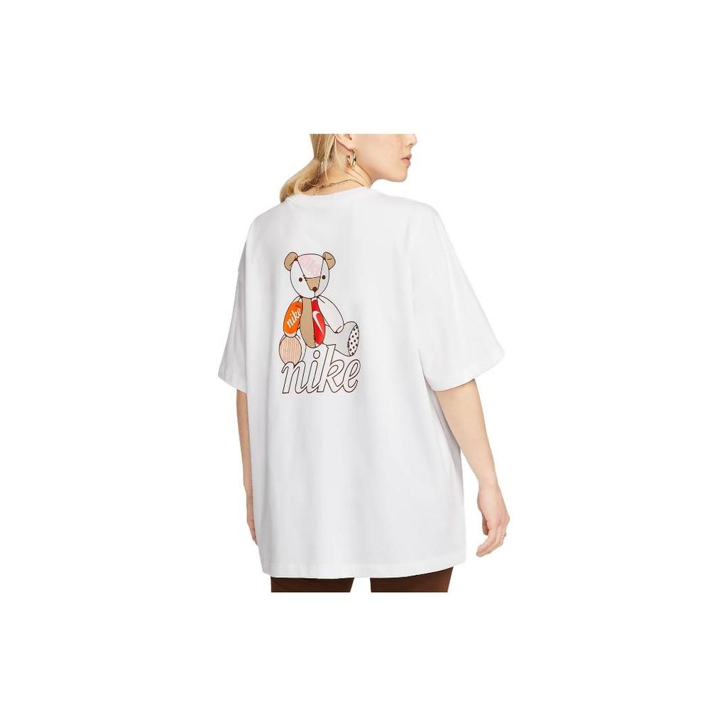 (WMNS) Nike Sportswear Bear Graphic Oversized T-shirt Asia Sizing 'White' Women's FQ6010-100