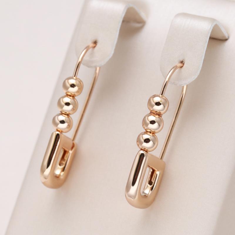 Modische Glänzende Hängeohrringe Roségold Einfache Geometrische Perlenohrringe Für Frauen Hohe Qualität Täglicher Feinschmuck