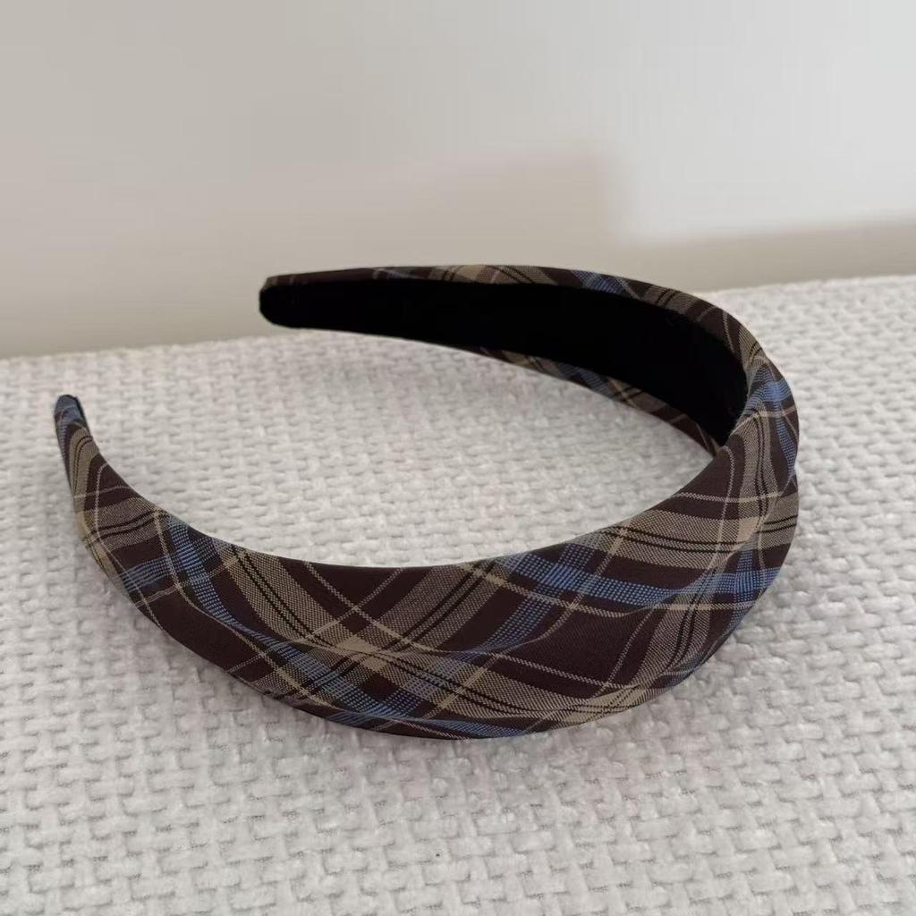 Autumn & Winter Retro Checkered Hairband: Versatile Headwear for Women