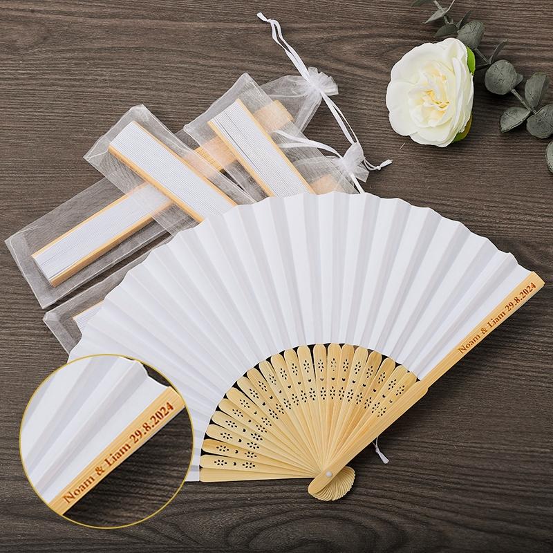 

50-100 шт. Персонализированный гравированный складной шелковый ручной веер с подарочным мешочком, элегантный и персонализированный, свадебные веера на заказ для украшения 50pcs