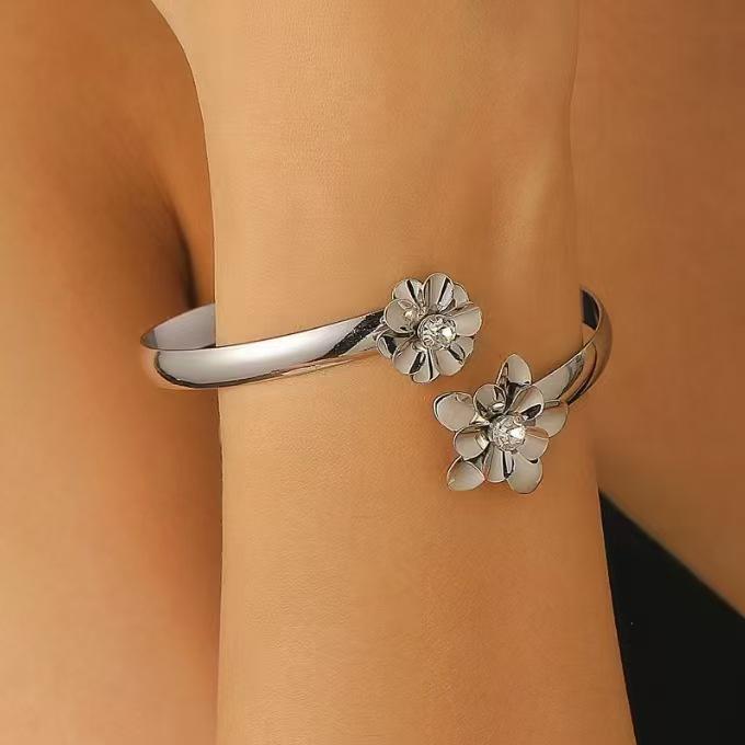 Stilvolles Minimalistisches Choker- & Ohrring-Set für Frauen - Europäisches & Amerikanisches Design