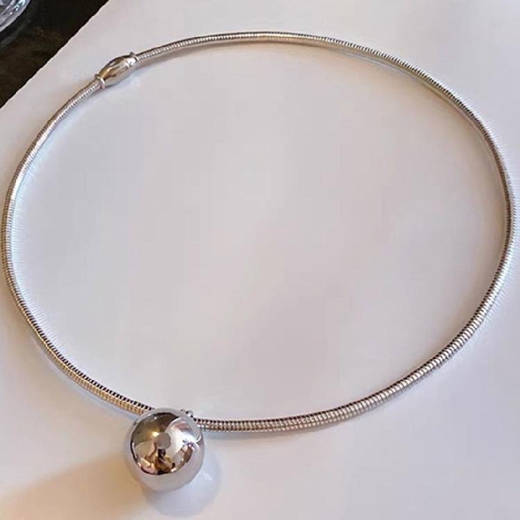 Minimalist Heart/Sphere Pendant Necklace Sophisticated Clavicle Chain Handmade Accessory for Casual Or Party Wear