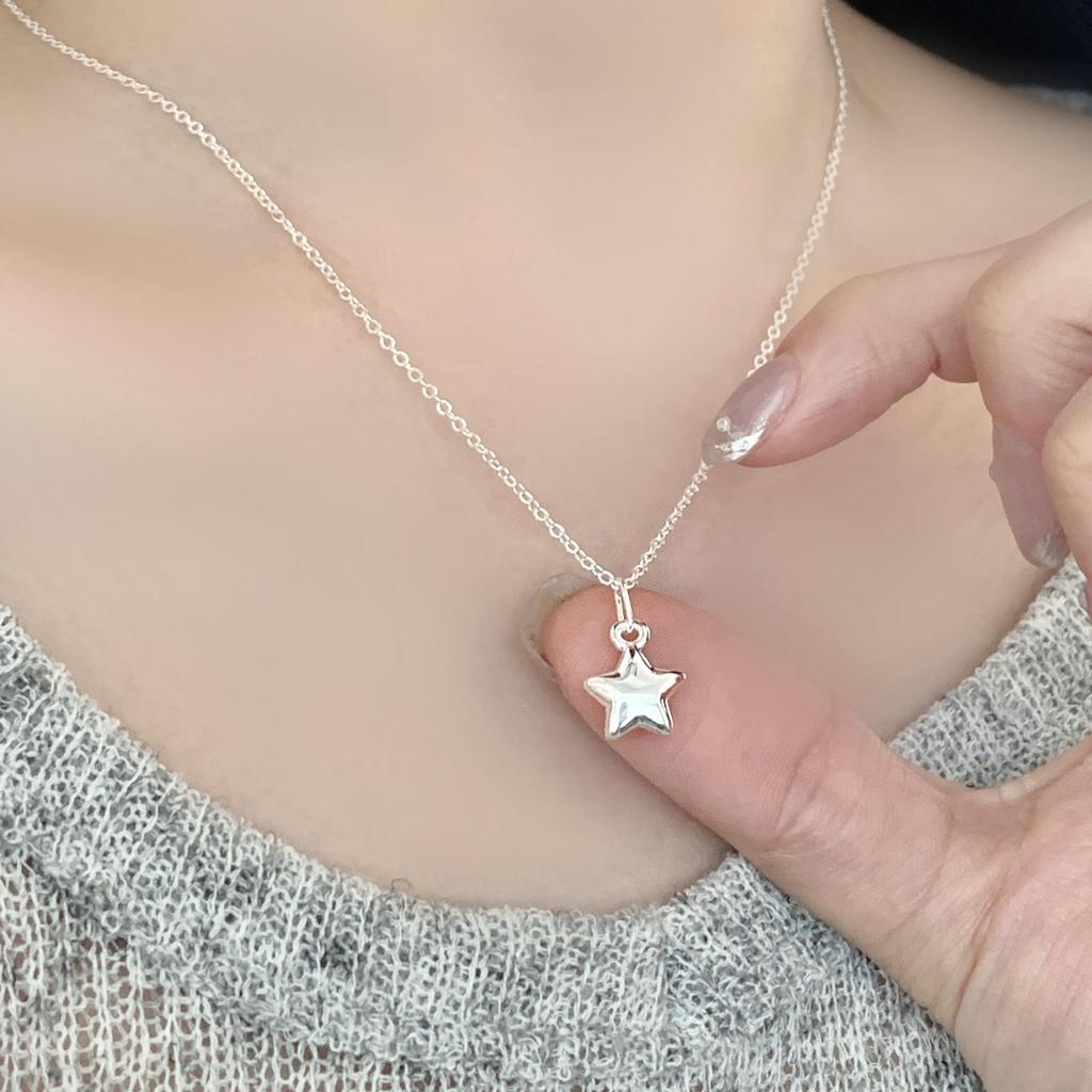 Versatile Five-Pointed Star Pendant Necklace for Women - Trendy, Simple, and Fashionable Clavicle Chain In Style