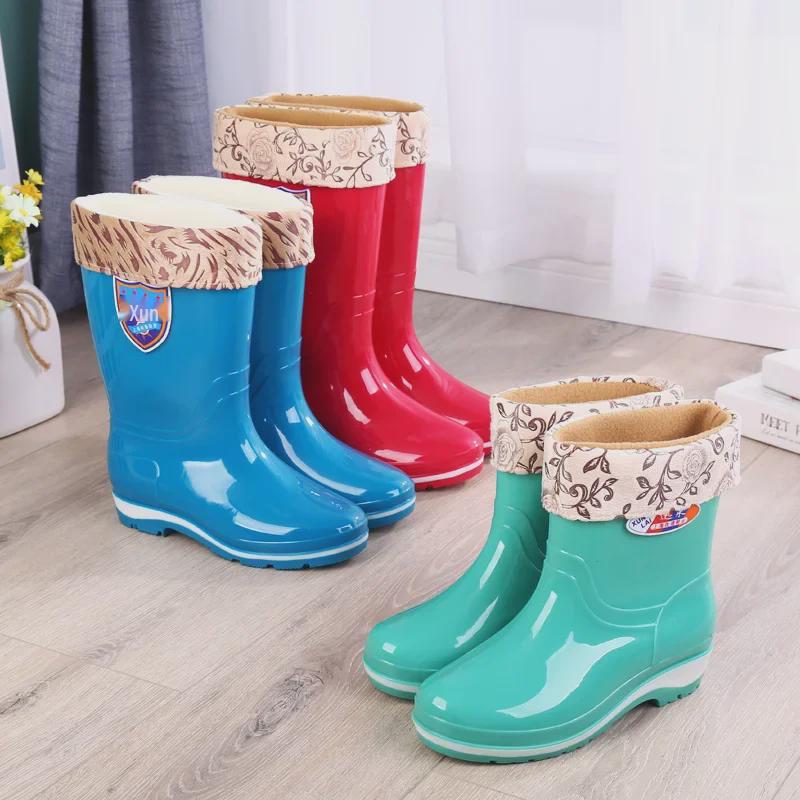 Women's Non-Slip Mid-Tube Rain Boots - Fashionable, Wear-Resistant, Waterproof Footwear for Kitchen and Outdoor Use