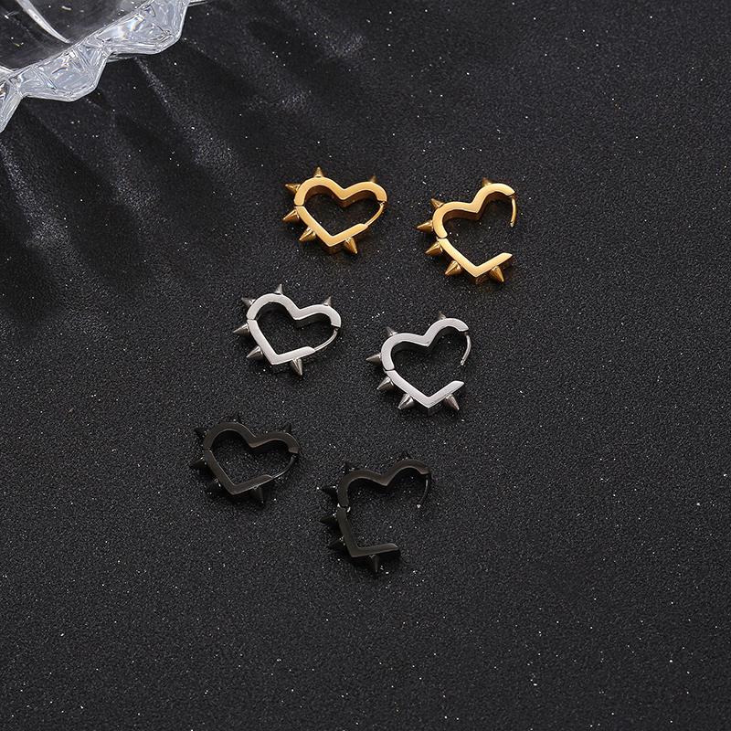 Orecchini a Cerchio con Rivetti a Forma di Cuore Hip-Hop Creativi per Donna Acciaio Inossidabile Fibbia Geometrica per Orecchio Piercing Gioielli Cool Rock Punk a Bottone