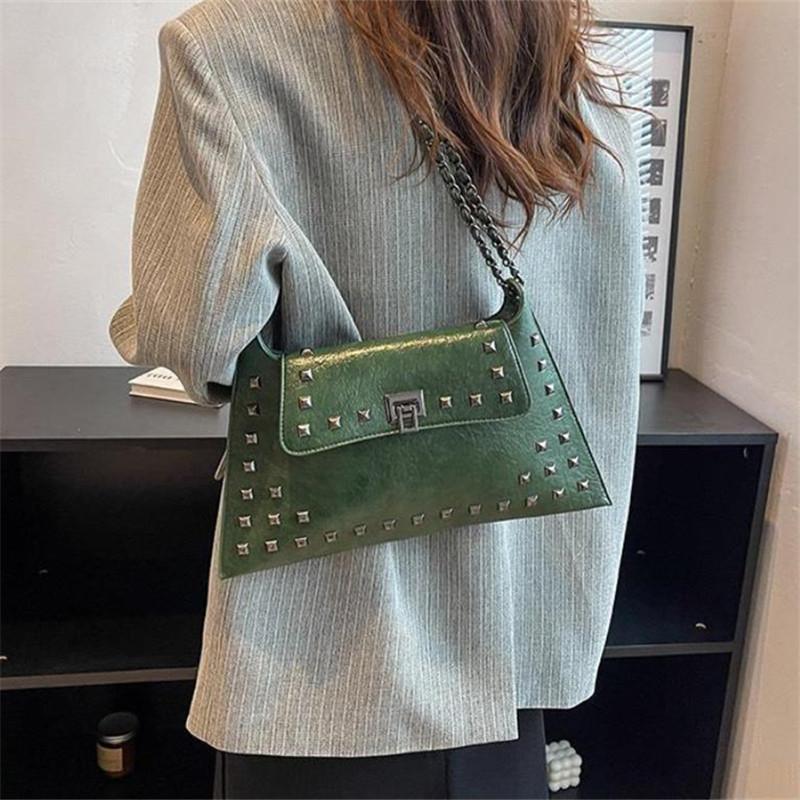 Bolso Bandolera Chic Vintage con Remaches - Cuero Sintético Impermeable, Correa Ajustable, Color Sólido con Cierre de Beso